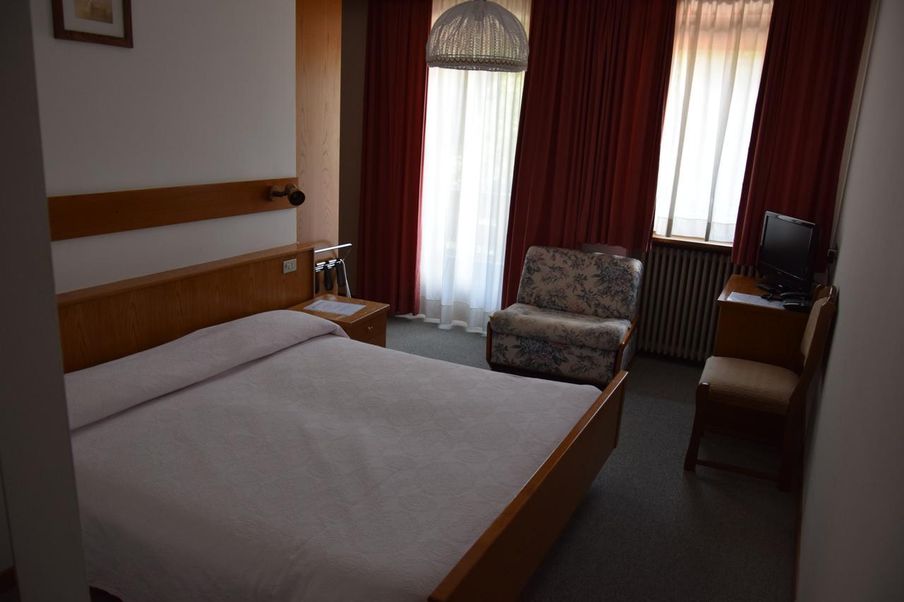 Hotel Alpenrose Alleghe Bagian luar foto