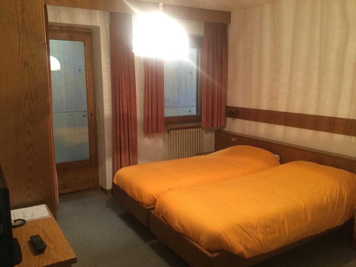 Hotel Alpenrose Alleghe Bagian luar foto