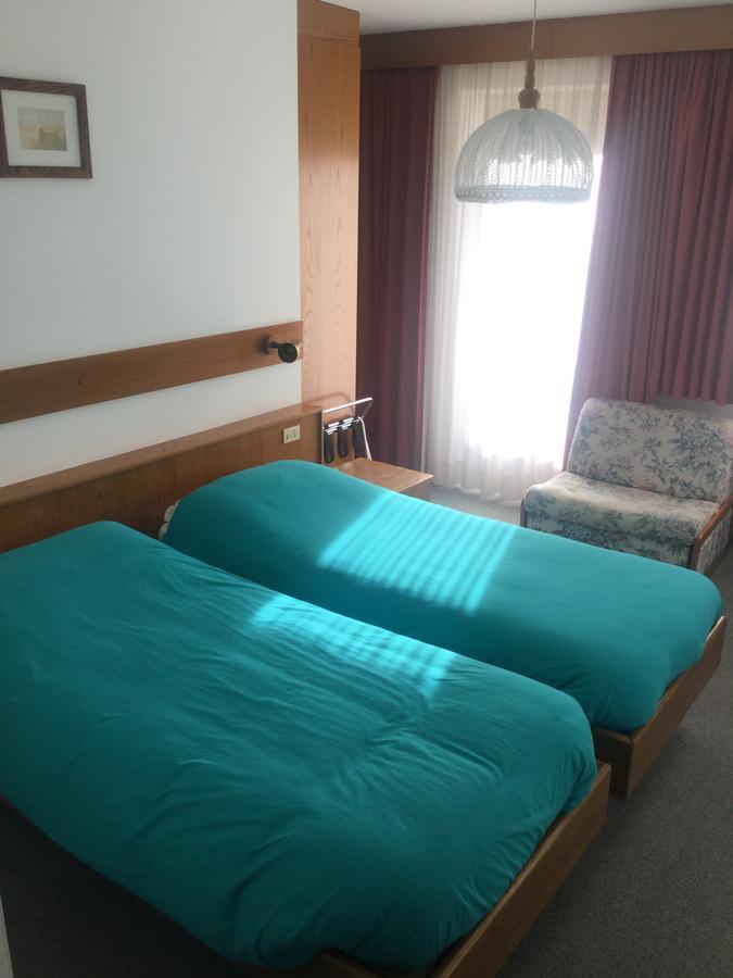 Hotel Alpenrose Alleghe Bagian luar foto